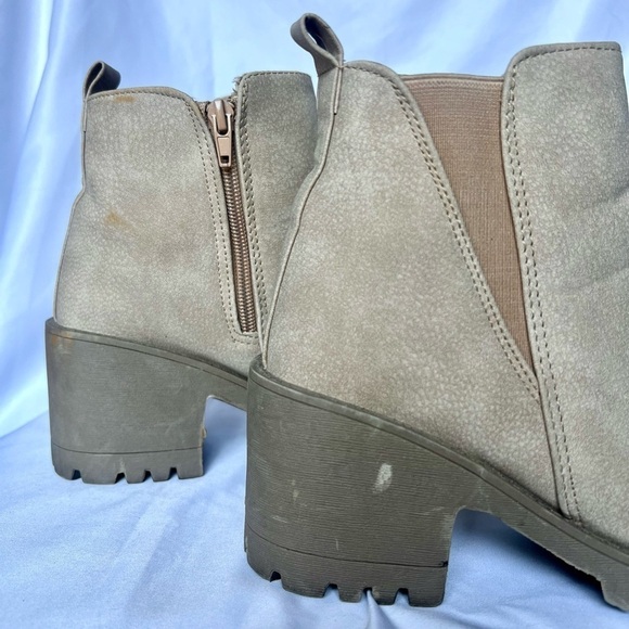 Dirty Laundry Tan Chunky Lug Ankle Boots - Picture 3 of 12